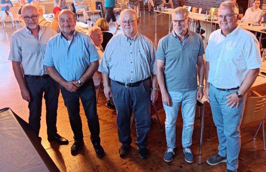 Neu gewählte Beigeordnete mit Ortsbürgermeister von Dernbach und erstem Beigeordneten der VG-Wirges